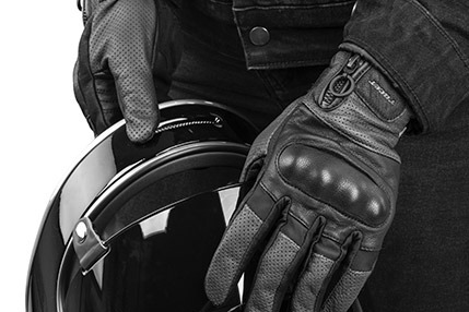 Comment vérifier la certification de vos gants de moto et pourquoi ça change tout ?