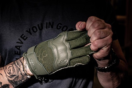 Gants de tir et d'intervention : pourquoi les nôtres ne laissent rien au hasard.